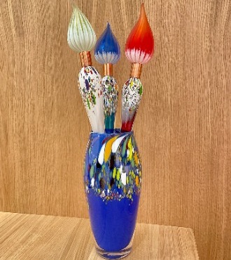 Vase bleu et pinceaux - Glass sculpture - 22"