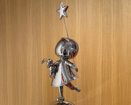 Astro Girl run - Sculpture en inox poli miroir - 50 cm