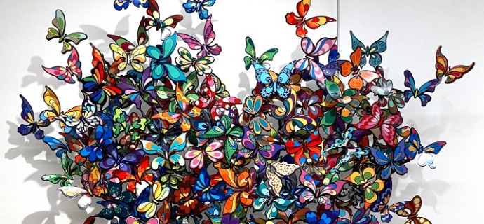My heart is all a flutter - colors - 110 x 100 / 61 x 51 cm - Sculpture murale 3D en métal découpée au laser