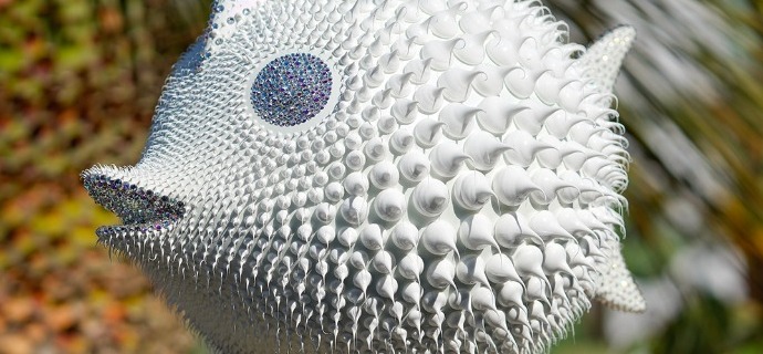 Poisson white - (L) 16" x (H) 17" x 11" inch - resin and silicone sculpture with Swarovski crystals